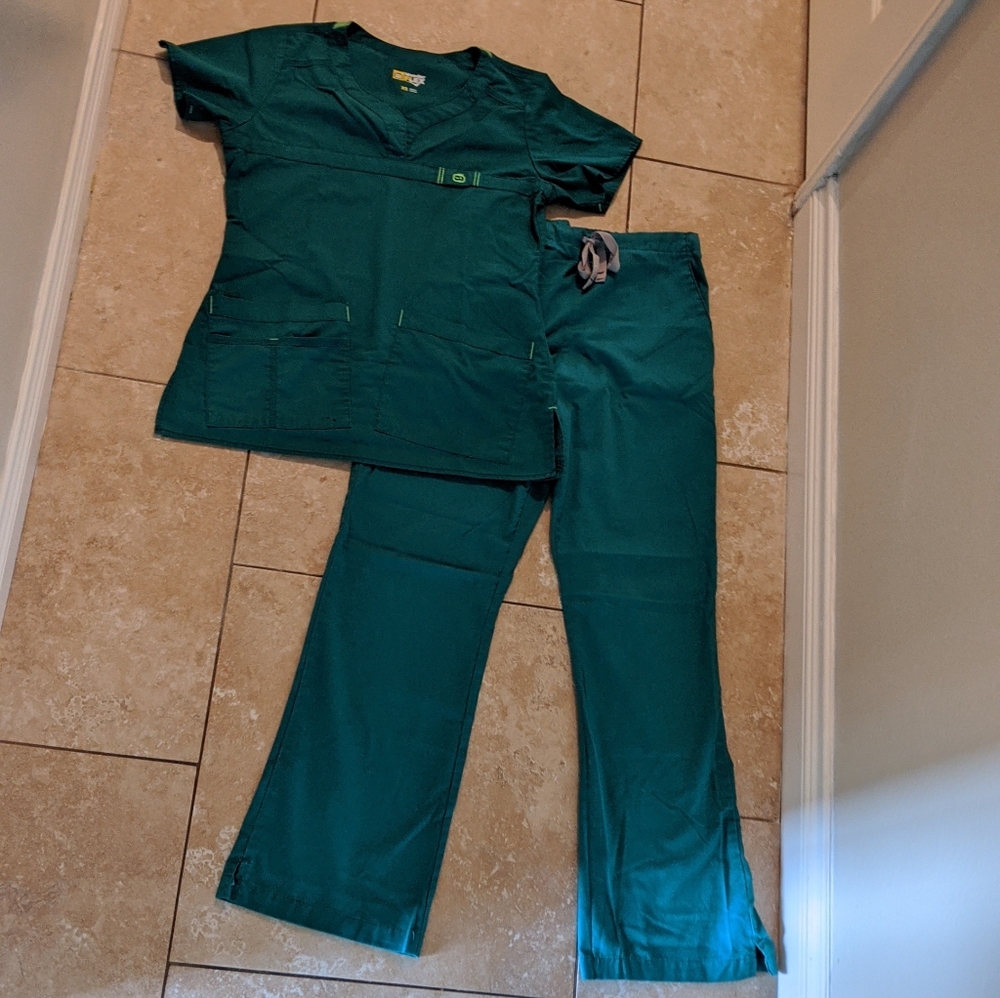WonderWink Hunter Green Scrub Set